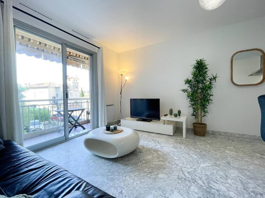 Cosy Deux Pieces Apartment Menton Bagian luar foto