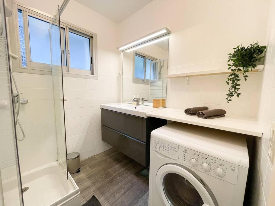 Cosy Deux Pieces Apartment Menton Bagian luar foto
