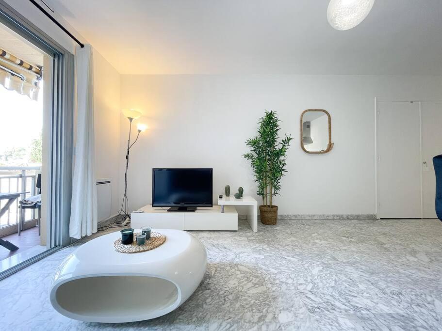 Cosy Deux Pieces Apartment Menton Bagian luar foto