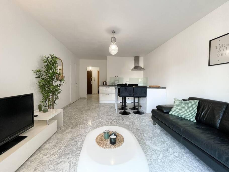Cosy Deux Pieces Apartment Menton Bagian luar foto