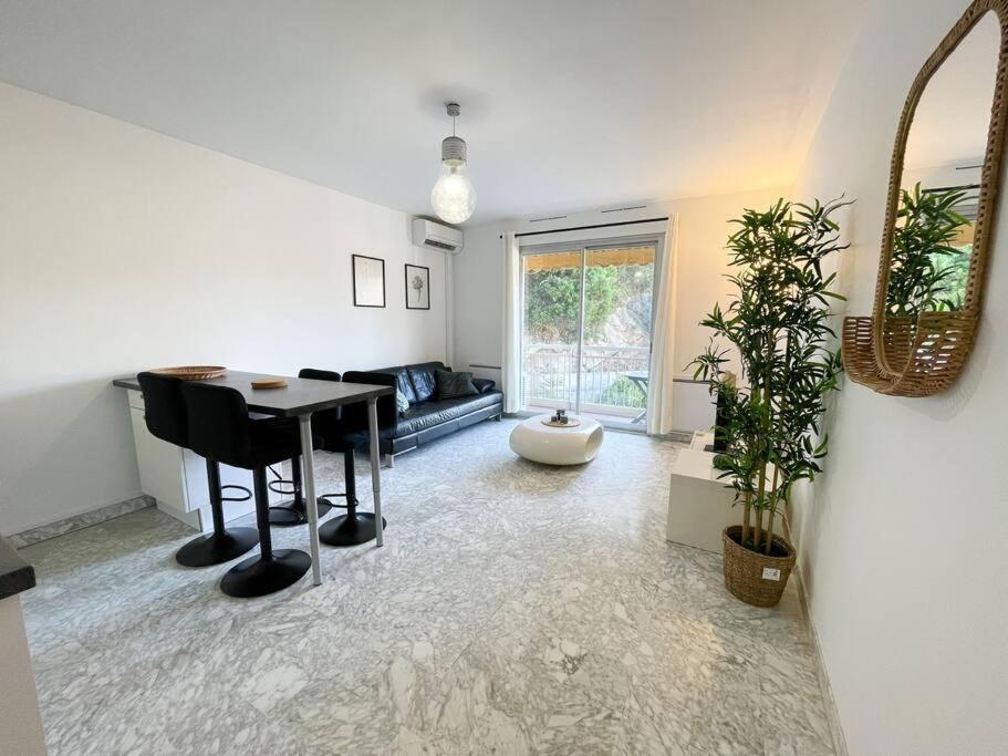 Cosy Deux Pieces Apartment Menton Bagian luar foto